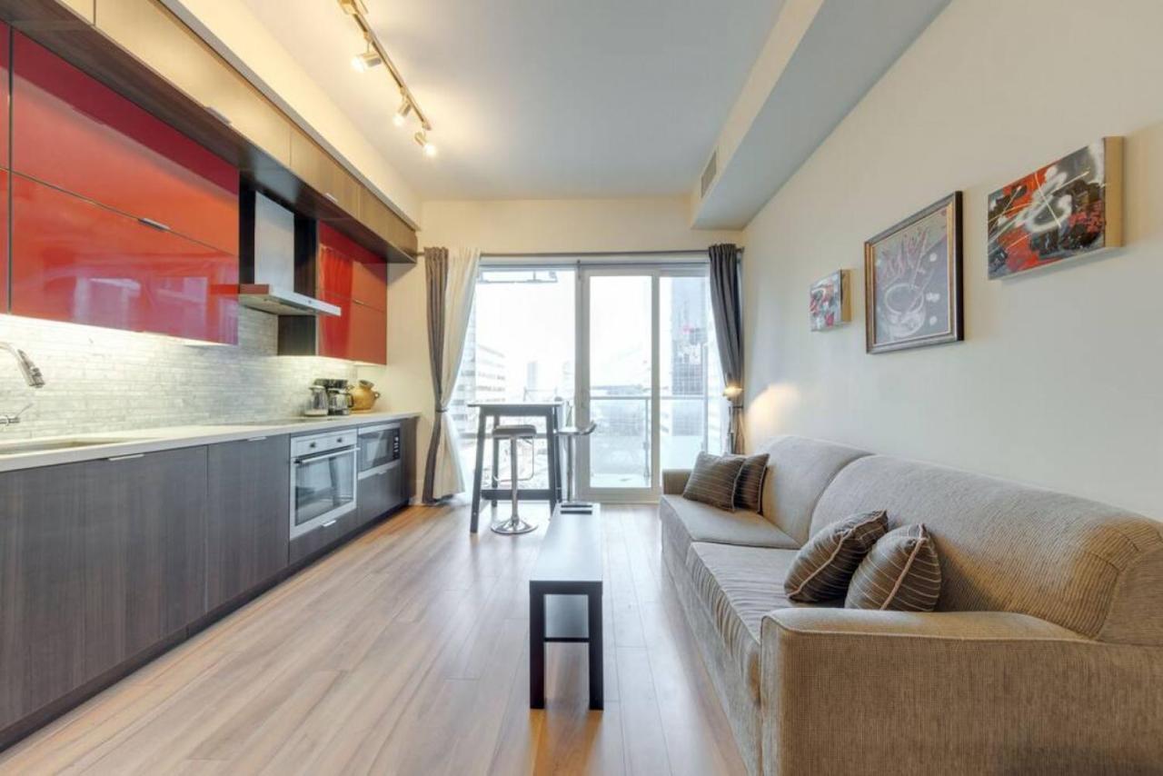 1 Bedroom Furnished Condo With Balcony Across Cn Tower Toronto Exterior foto