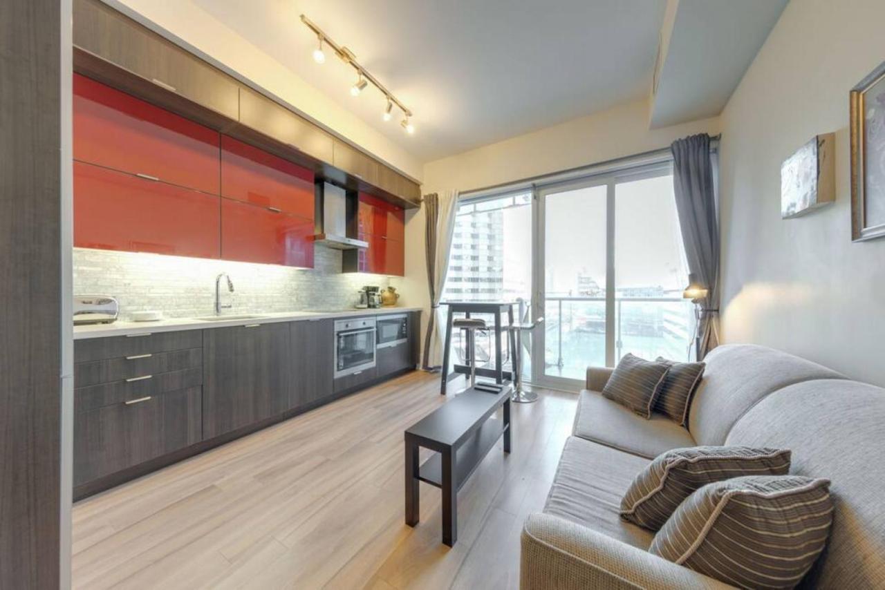 1 Bedroom Furnished Condo With Balcony Across Cn Tower Toronto Exterior foto
