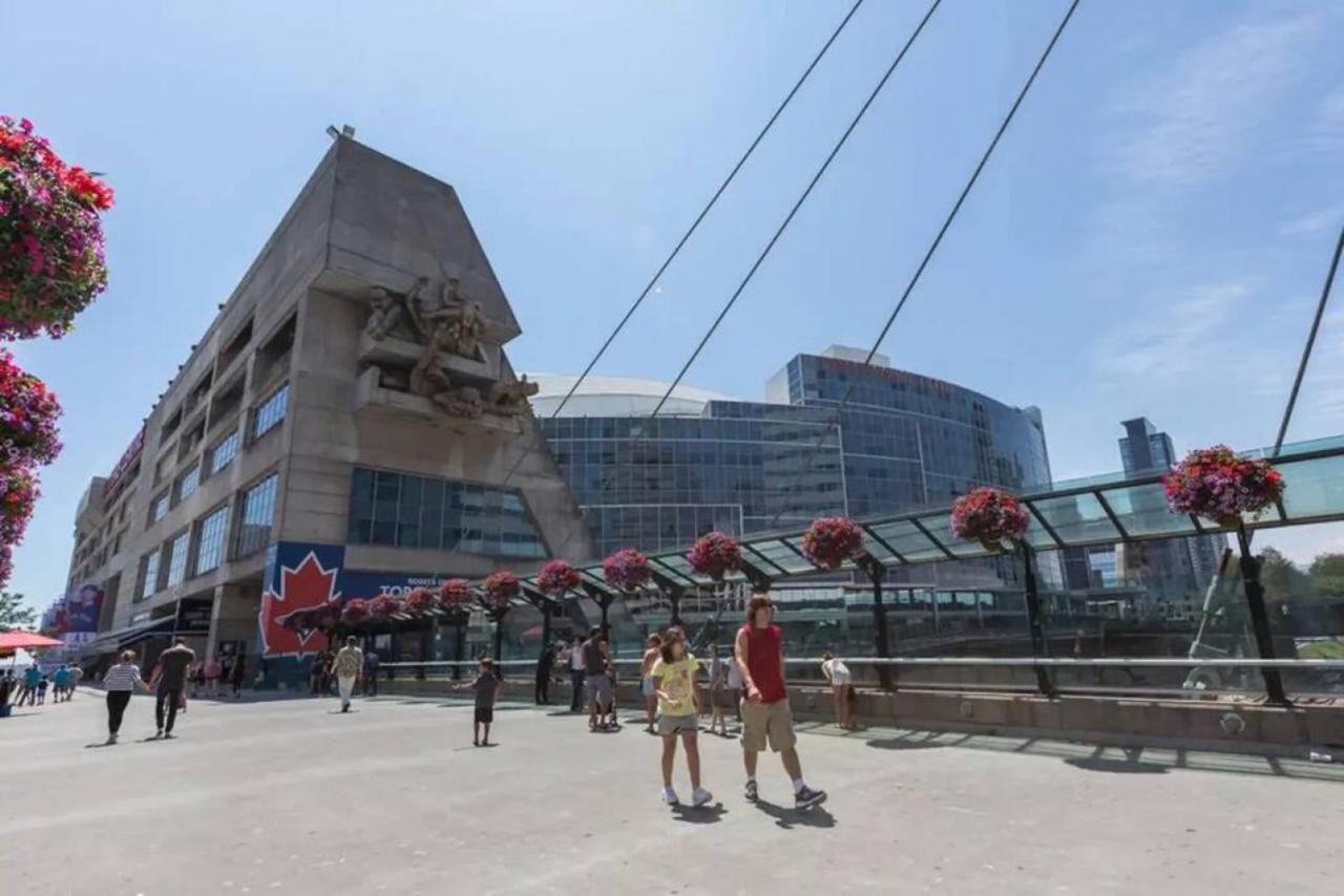 1 Bedroom Furnished Condo With Balcony Across Cn Tower Toronto Exterior foto